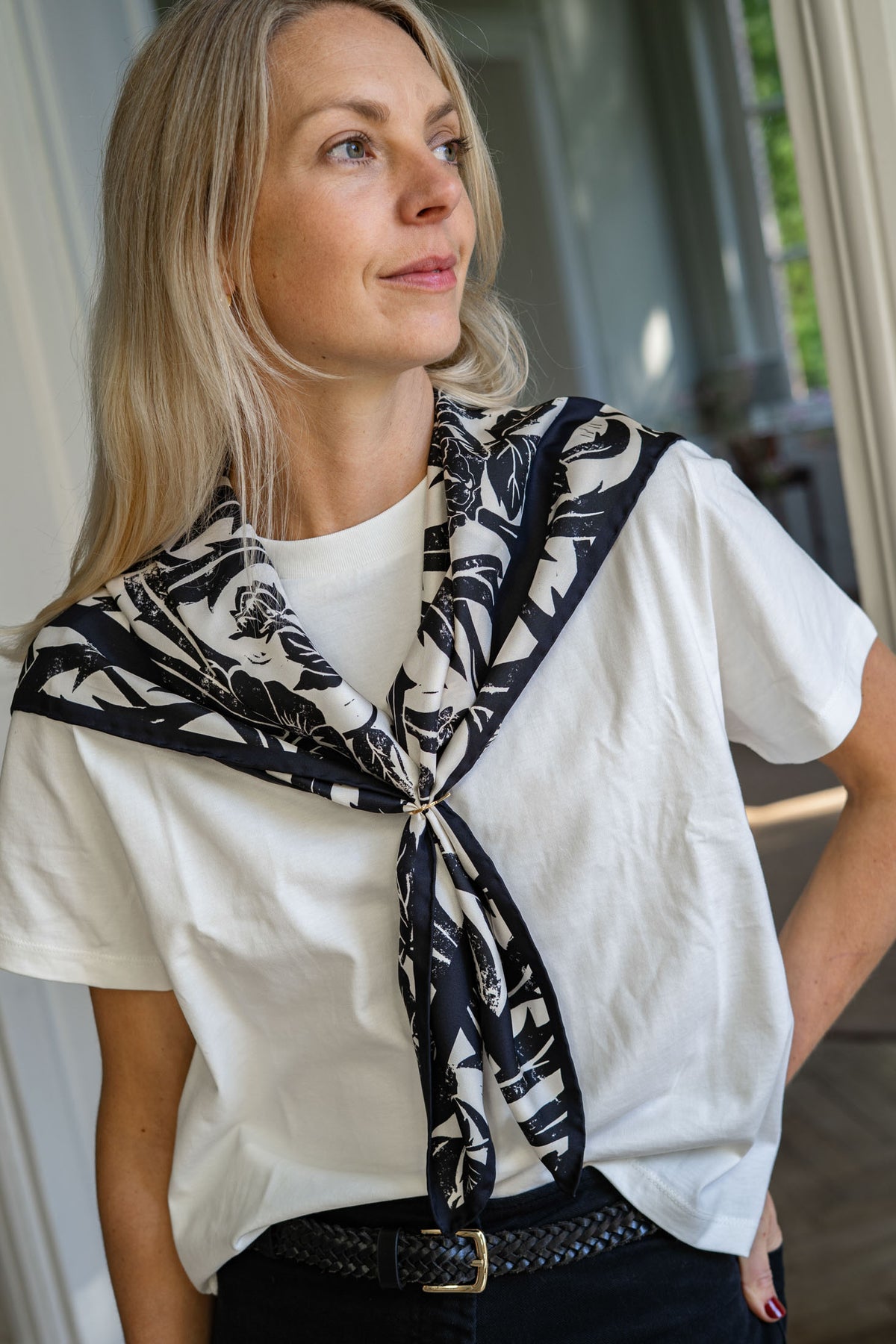 Noir Roses - Grand Foulard