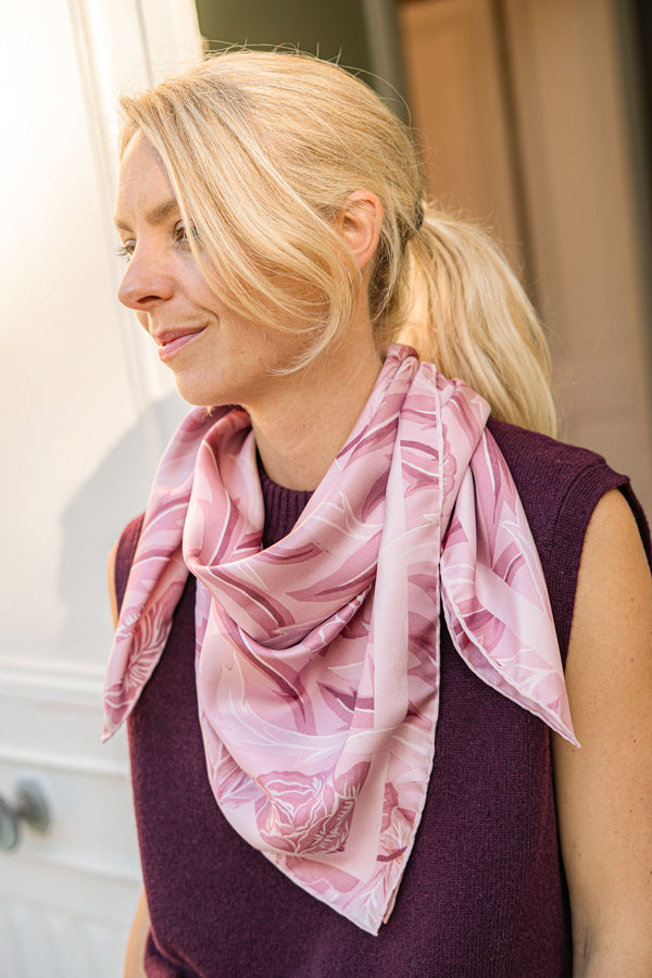 Antique Roses - Grand Foulard